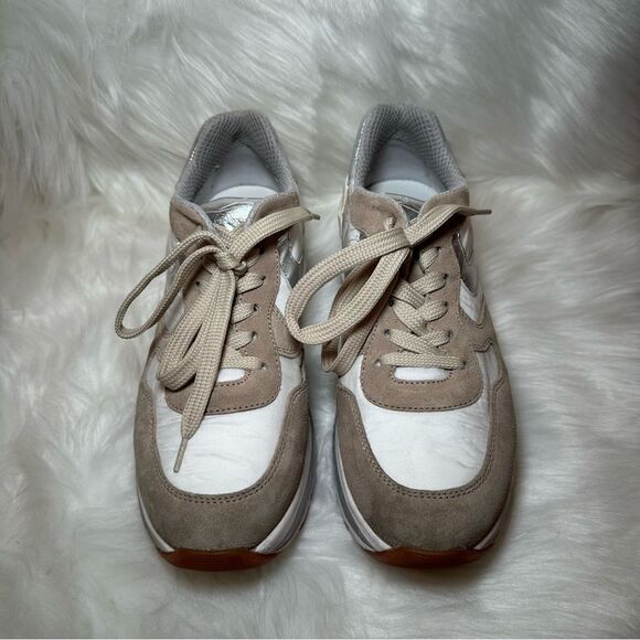 Voile Blanche Sneakers - Picture 2 of 13